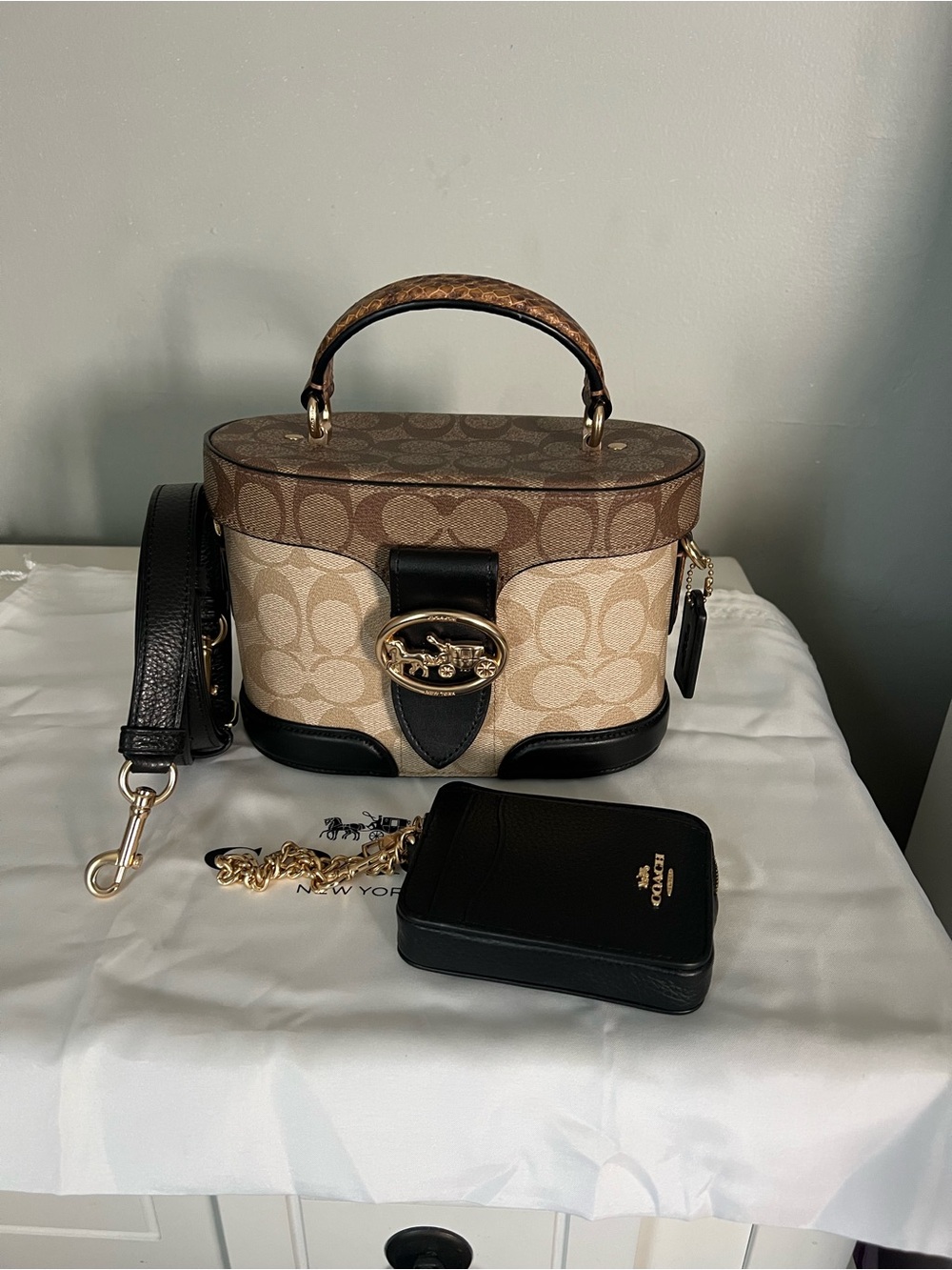 Coach Georgie Gem Crossbody
In Blocked Signature Canvas With  Wallet - Picture 3 of 12